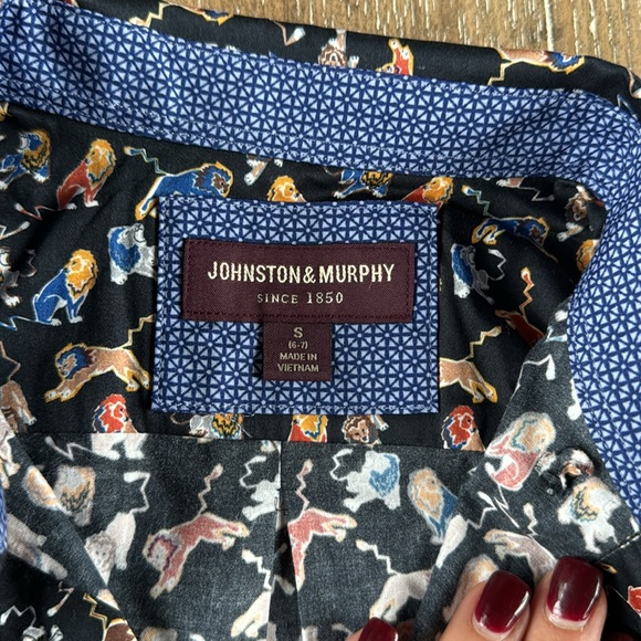 Boys Johnston and Murphy button-down. New without tag - Picture 2 of 5